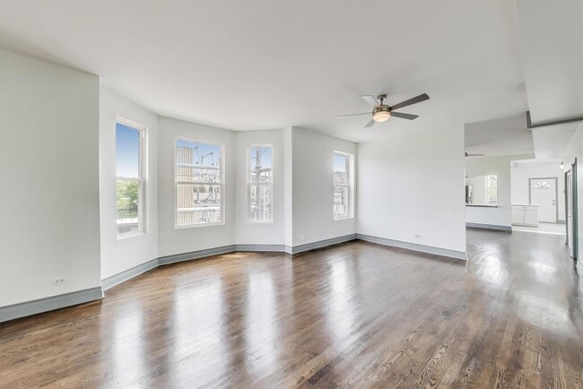 Photo - 737 E 50th St House