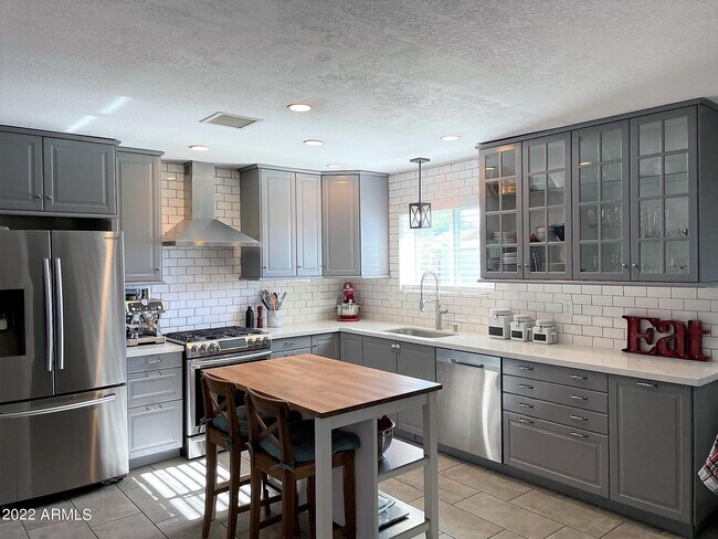 Photo - 3909 E Shaw Butte Dr