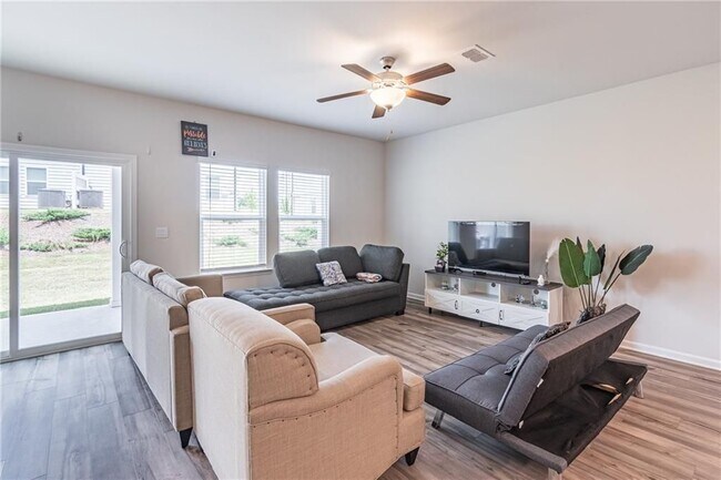 Photo - 1452 Villageside Ct