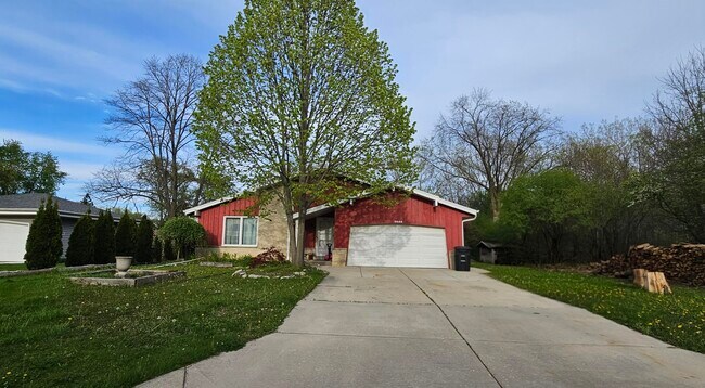 5646 S 45th St