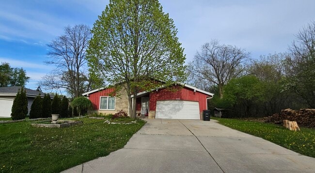 Photo - 5646 S 45th St
