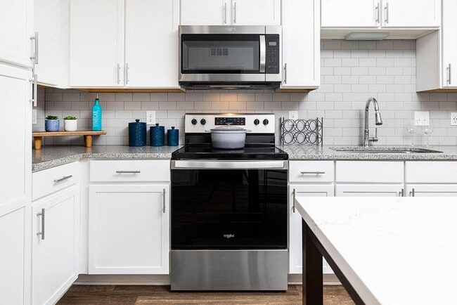 Photo - Novo Stockbridge