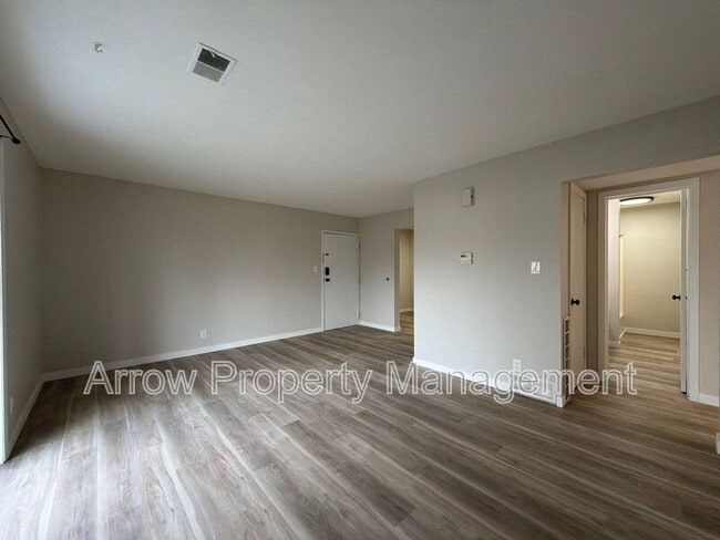 Photo - 320 Lincoln St