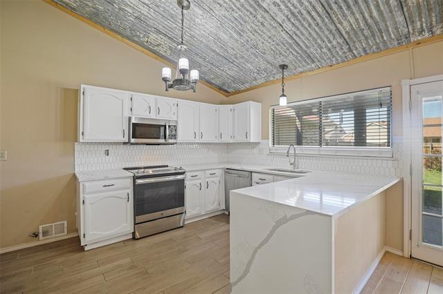 Photo - 8401 Chesham Dr