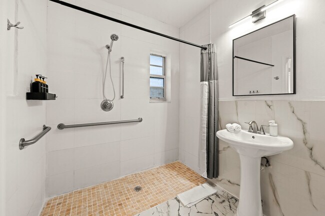 Photo - 937 Lenox Ave. Unit SI ID1540485P