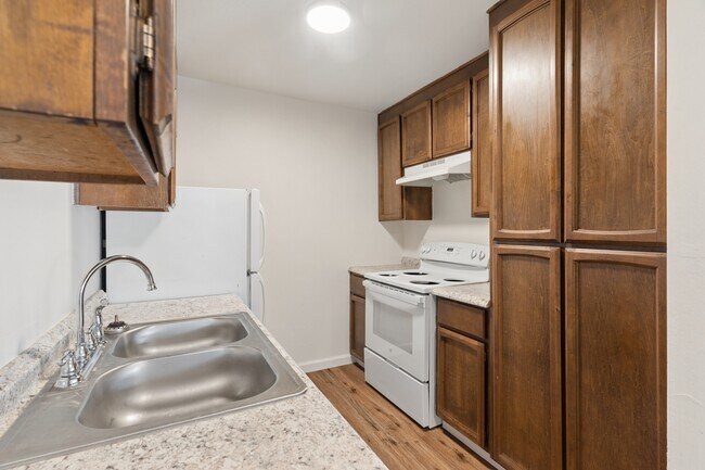 1221 B St, Yuba City, CA 95991