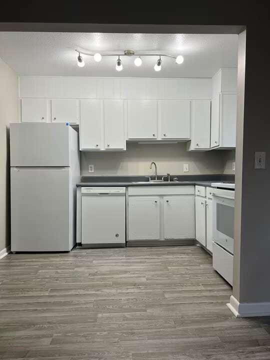 2 bedroom townhouse - Arbor Terrace