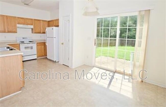 Photo - 107 Constantine Way