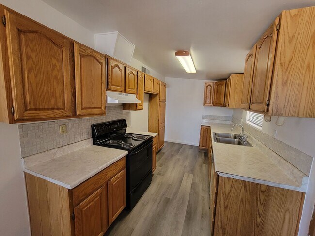 Photo - 3 Bedroom Home Near Schools, Shopping, & Downtown Brawley