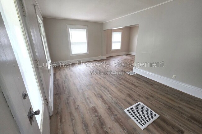 Photo - 817 Egleston Ave Unit 1