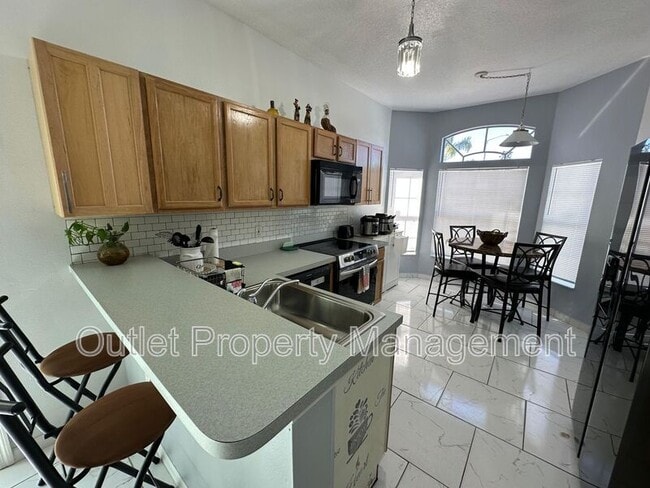 Photo - 645 Majesty Dr