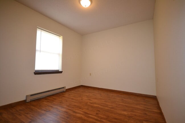 Photo - Warsaw Apartments Unit 06