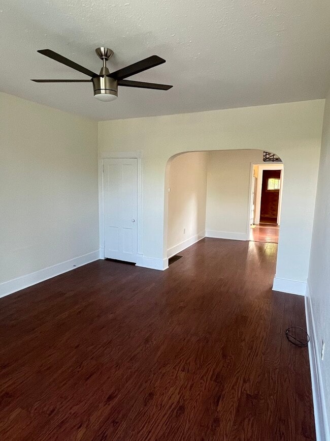 Photo - 505 Hillsdale St