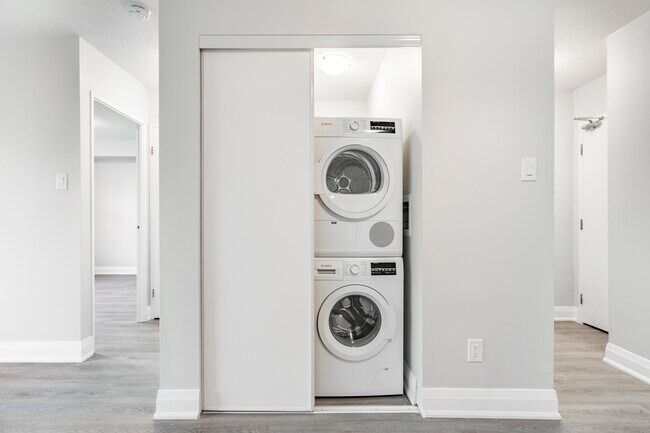 Photo - 25 Lorne Ave