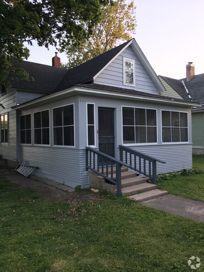 1852 Broadway St Apartment Unit 204 Quincy, IL