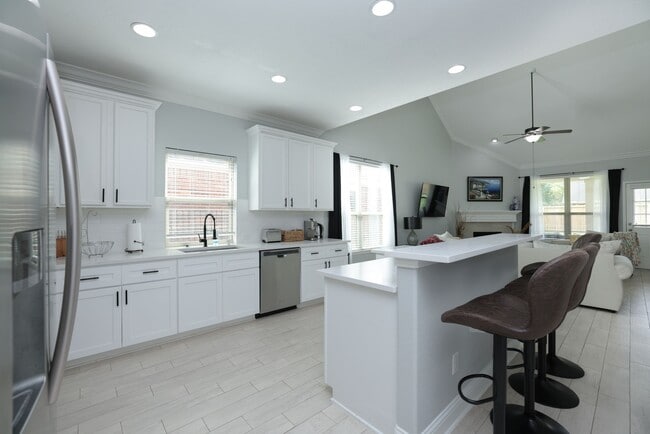 Photo - 19 Canterborough Pl