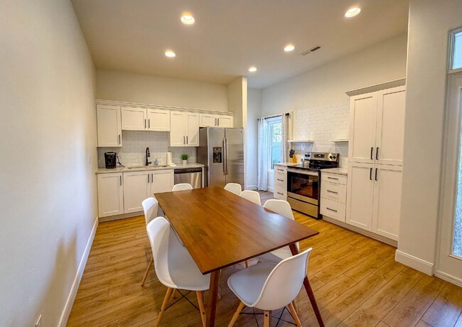 Photo - 2 Bedroom Townhouse in a Resort Style Community! All Utilities Included!