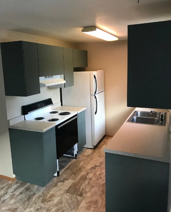 Photo - Recently Renovated 3 Bed/1 Bath Duplex Unit - Metolius Ave