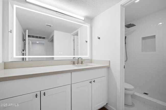 Photo - 4444 E Paradise Village Pkwy N Unidad 271