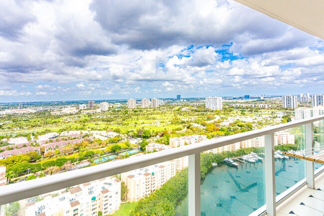 Building Photo - 19500 Turnberry Way Unit PH - C Rental