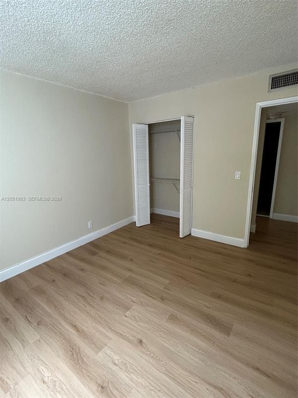 Photo - 9461 Evergreen Pl Unidad 303