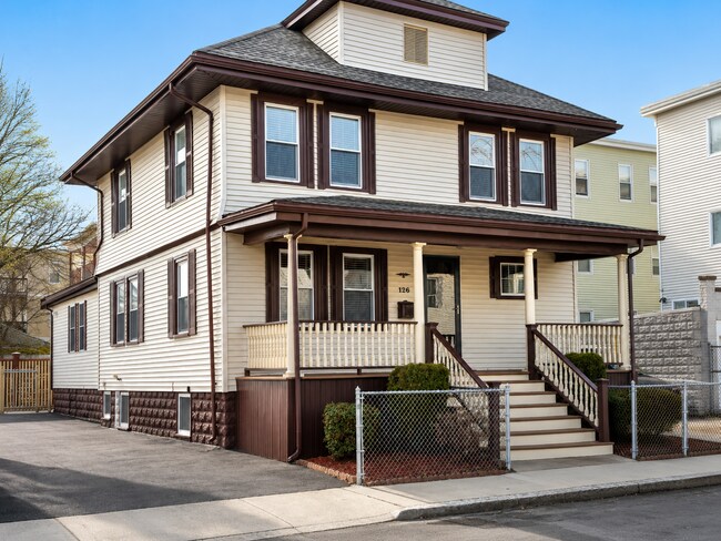 Front2 - 126 2nd St Unidad 1