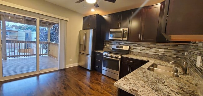 Photo - 4139 W Fletcher St Unidad 2