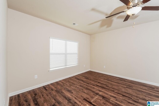 Photo - 7069 Broad St