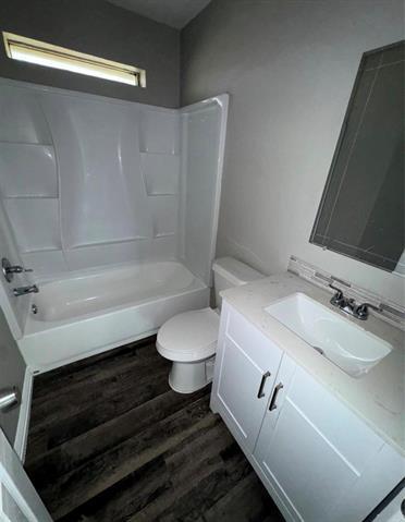 Photo - 410 S College Dr