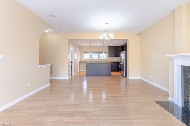 Photo - 1263 W 74th St.