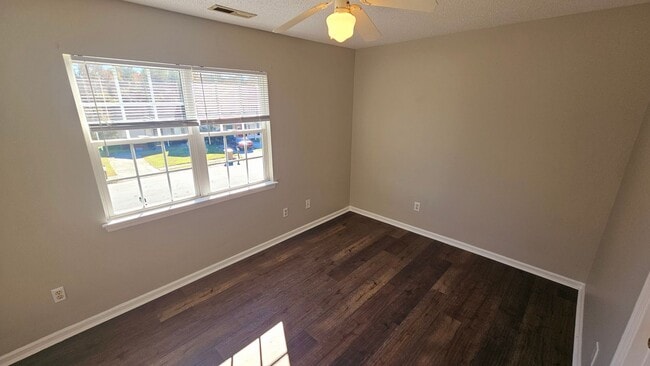Photo - 2 BR 2.5 BA in Hunters Creek