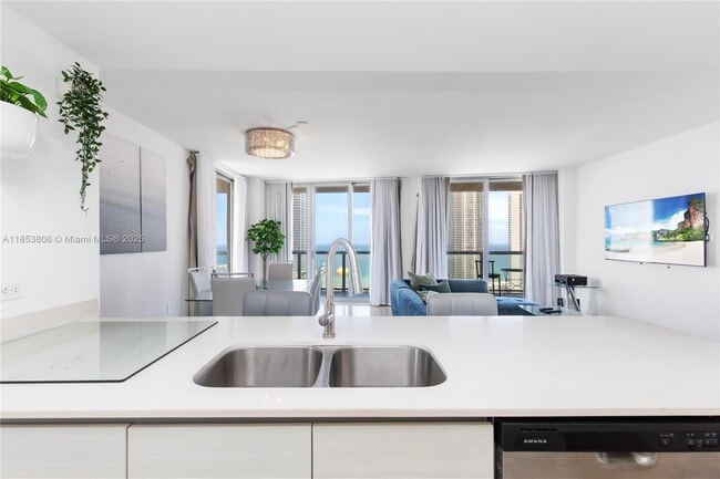 Building Photo - 2600 E Hallandale Beach Blvd Unit 2702 Rental