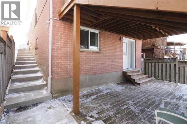 Photo - 67 Hollyridge Crescent