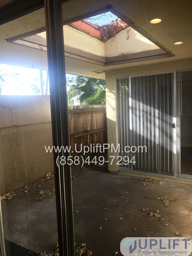 Photo - Soria Drive (4718-20) Unidad 4720 Soria Dr