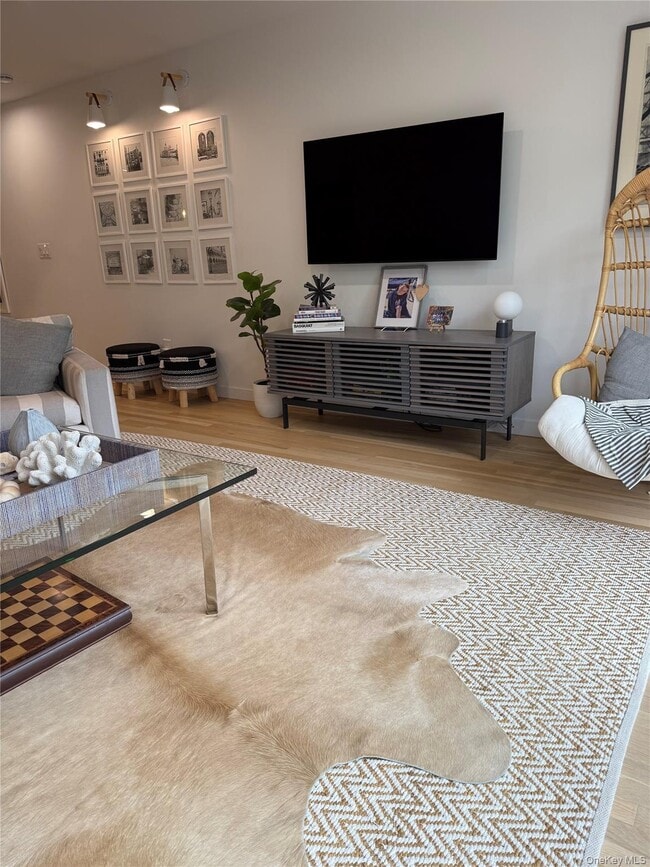 Building Photo - 3041 Mitchell Rd