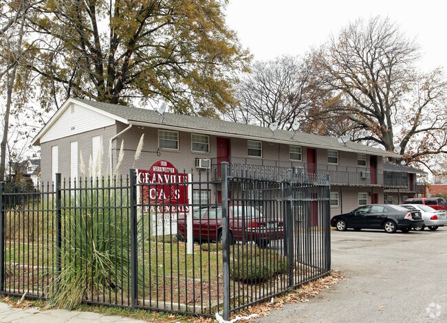 Photo - Granville Oaks Apts