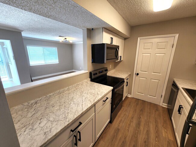 Photo - 1406 Wingate Way