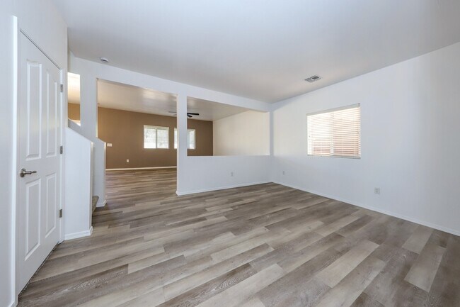 Photo - 718 S Harry P Stagg Dr