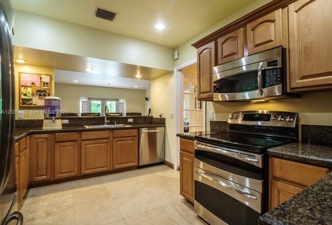 Photo - 1237 Aduana Ave