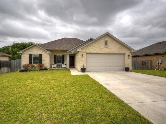 Building Photo - 219 Valley Oaks Loop