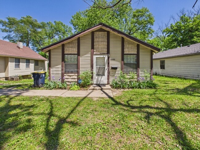 Building Photo - 7115 Bales Ave