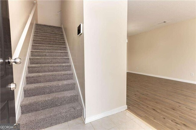 Photo - 1471 Riverrock Trail SW