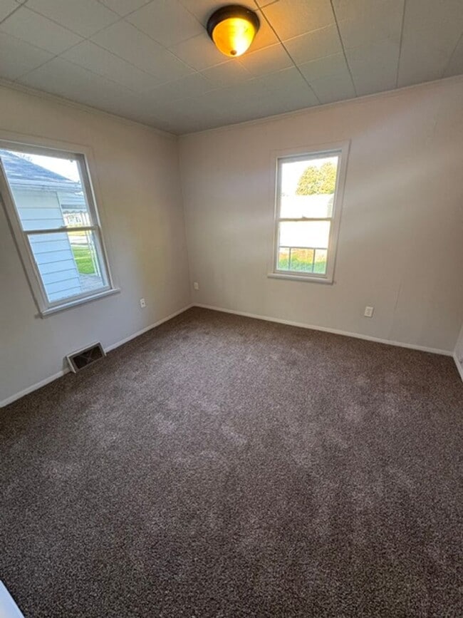 Photo - 5421 Webster St