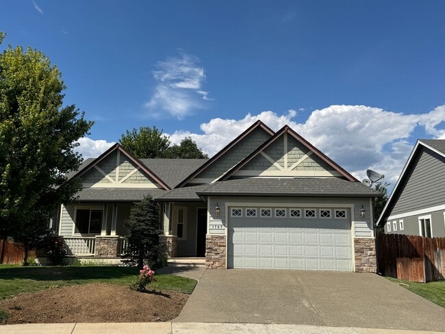 Building Photo - Charming Rambler on a Quiet Cul-De-Sac! Rental