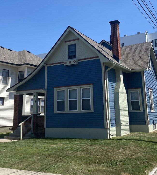 Photo - 1115 Laurel St Unit B