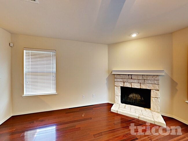 Photo - 16824 Pinery Way
