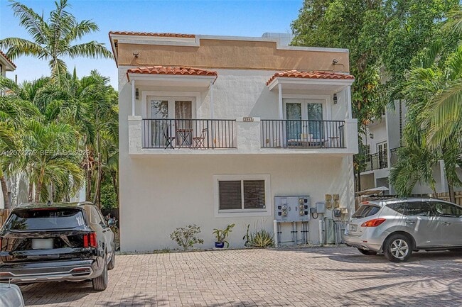 Building Photo - 2945 Coconut Ave