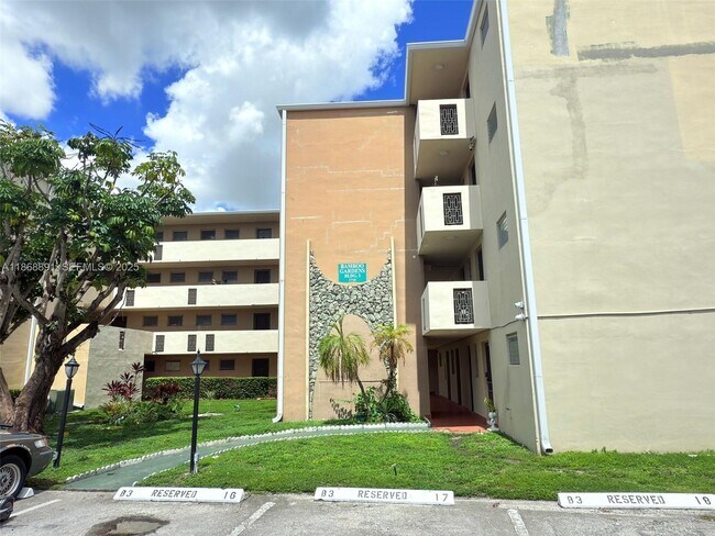 Photo - 1710 NE 191st St Unit 301-3