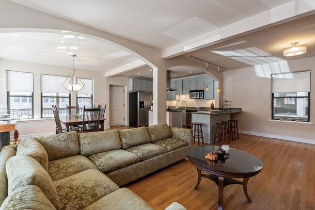 Photo - 645 W Bittersweet Pl