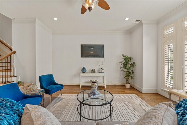 Photo - 30 History Row